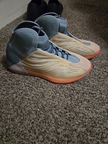 Yeezy Qntm Hi-res Coral Size 11