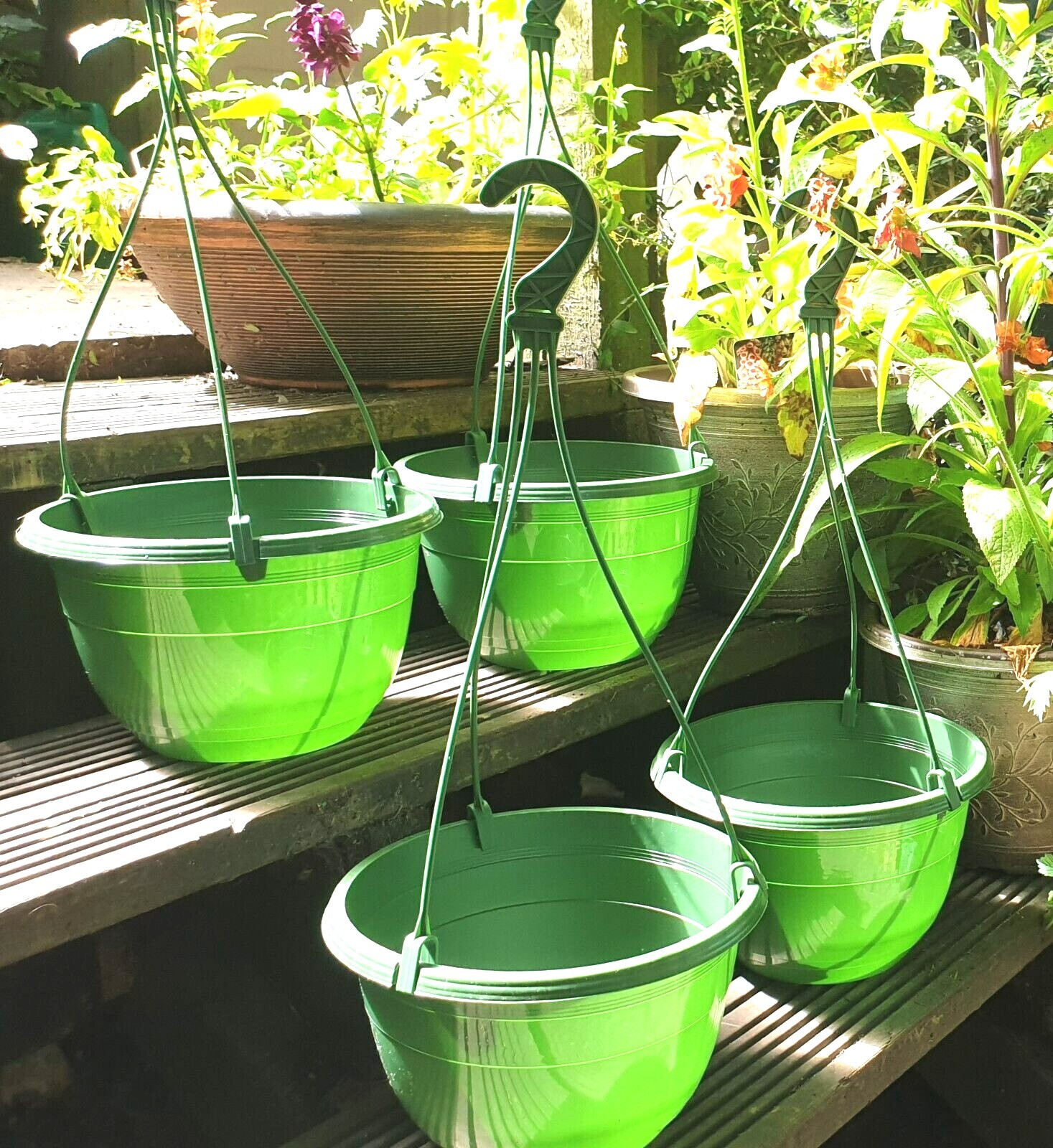 4 x LARGE GREEN 25CM Plastic Hanging Baskets Planters Plant Pots Garden Tubs eBay