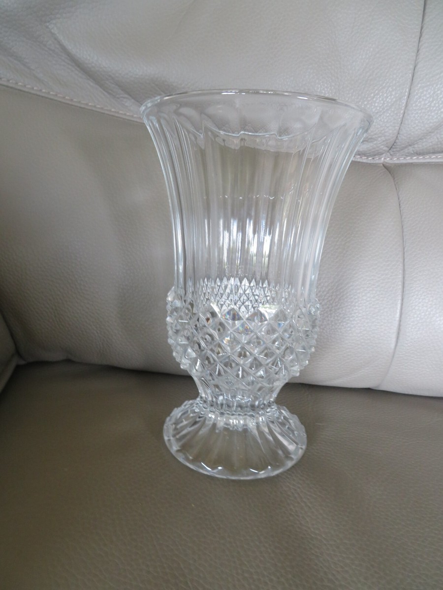 Ancien Vase Forme Médicis En Cristal – Motif Pointes De Diamant