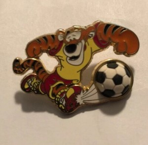 Disney Tigger Kicking A Soccer Ball Trading Pin Winnie The Pooh Free D