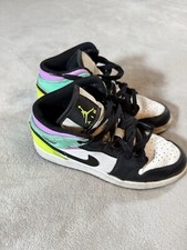 Kid's Nike Air Jordan 1 Mid Sneakers  554725-175 Size 5.5 Youth