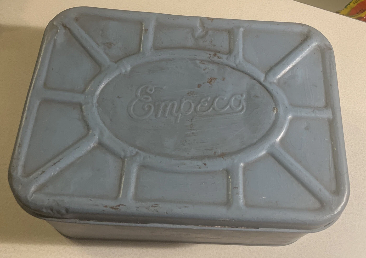 VINTAGE BABY BLUE TIN BREAD BOX KITCHEN DECOR METAL EMPECO
Opens in a new window or tab