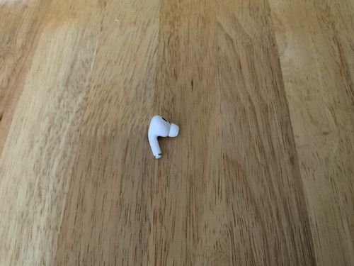 Apple AirPods Pro 2nd Gen. A2698 USB RIGHT SIDE ONLY