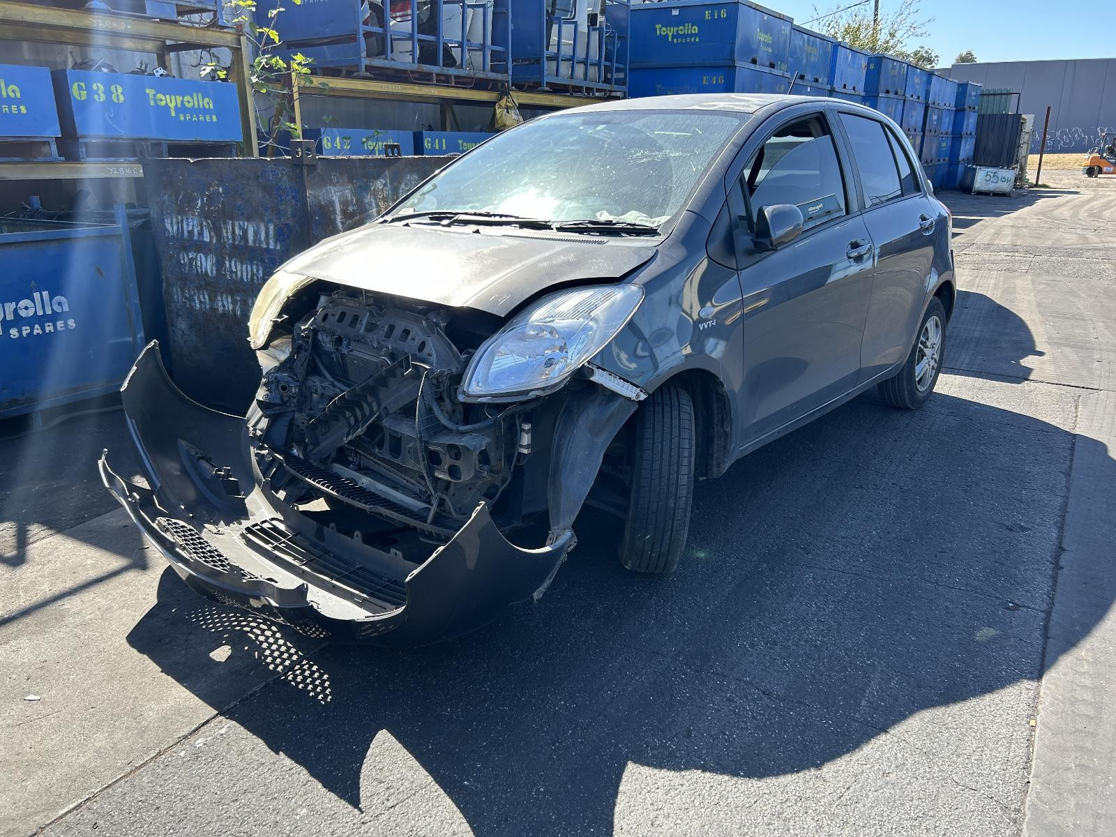 Toyota Yaris Left Tail Light NCP90 08/2008-07/2011 - thumbnail 4