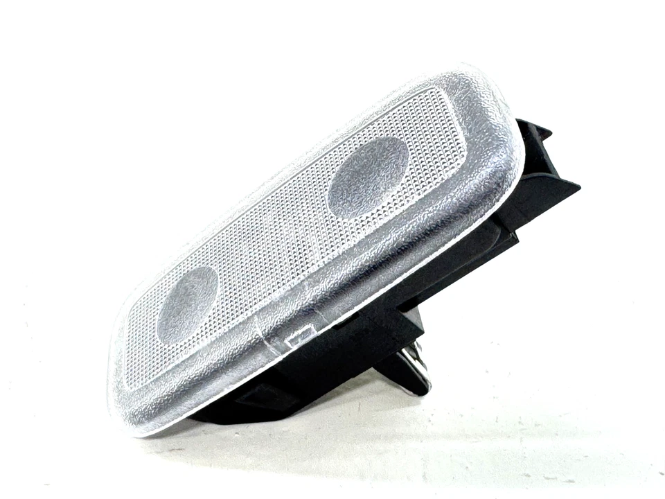 Chevrolet Equinox 2018-2024 techo superior trasero carga luz central lámpara 22893070 OEM Foto 3 de 4