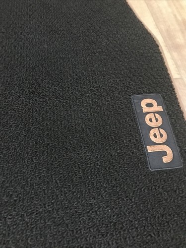 2013-2016 Jeep Grand Cherokee Front Right Floor Mat OEM 1TC33TRM, Very Clean! - Picture 3 of 5