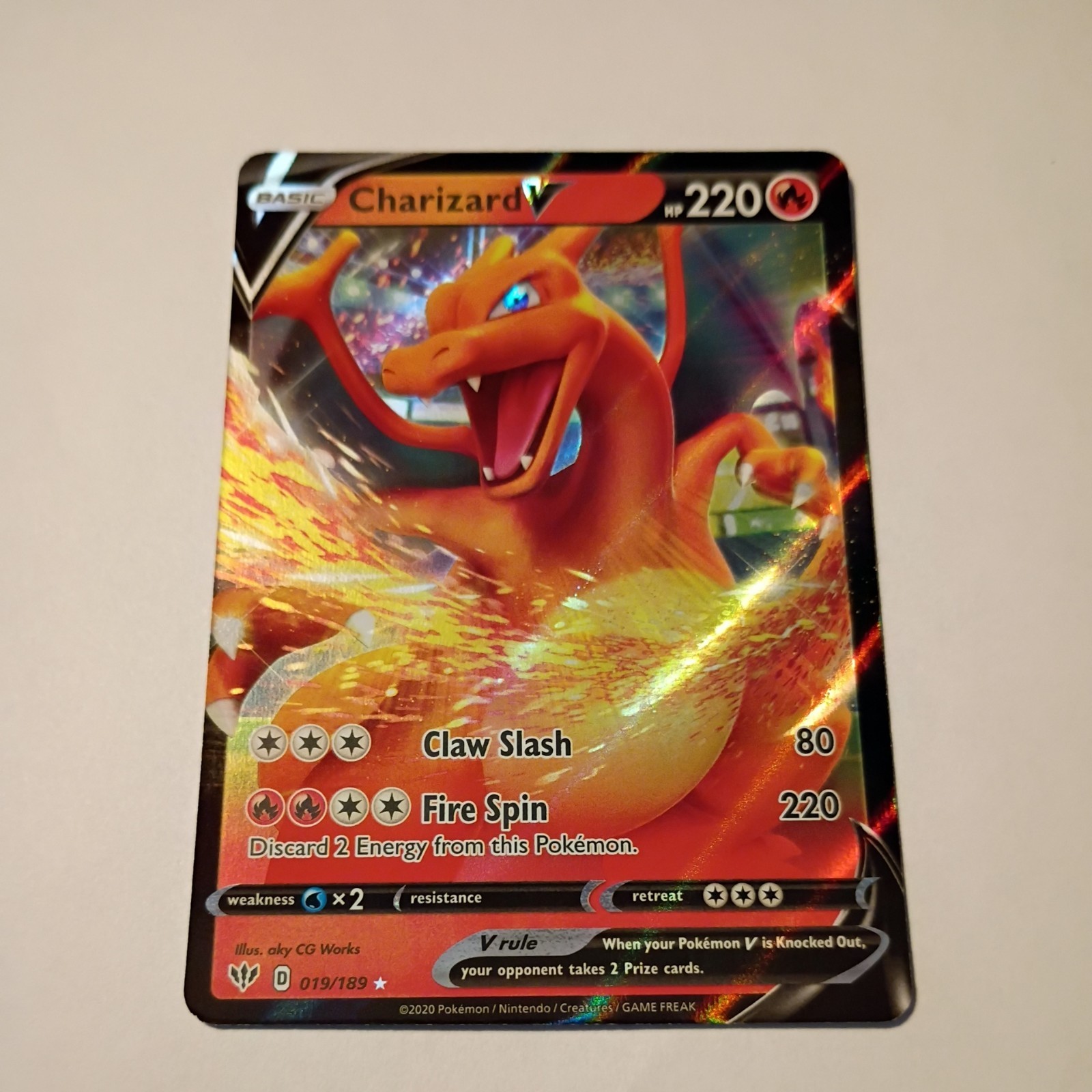 Charizard V 19/189 Ultra Rare Pokemon Sword & Shield Darkness Ablaze NM