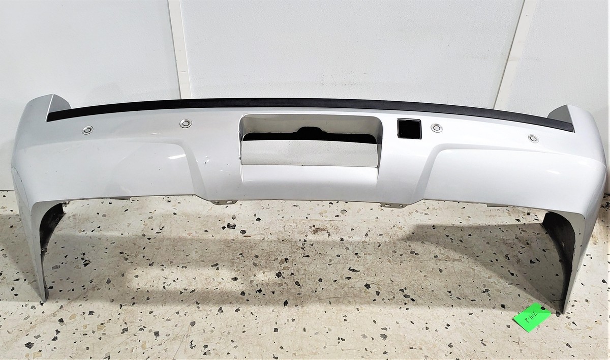 2007-2014 Chevrolet Tahoe Rear Bumper Assembly SWITCHBLADE SILVER 2007-2014 Chevrolet Tahoe Rear Bumper Assembly SWITCHBLADE SILVER