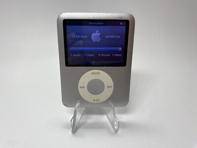 Apple iPod Nano 3rd Generation Silver 4GB A1236 TESTED AND WORKS