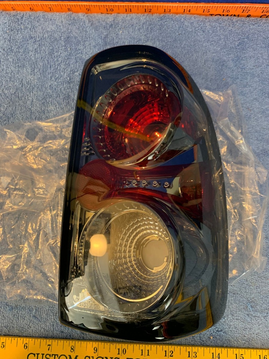 Sonar sk3710 dkt97 Dodge Dakota Tail Light Housing 1997-2004 Right