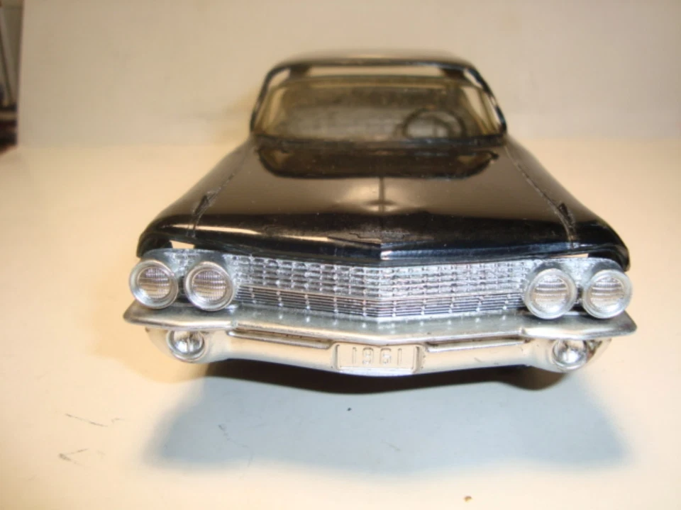 Jo-Han 1961 Cadillac Fleetwood 4 DRHT  Dealer Promo Model Parts Car - Image 3 of 4
