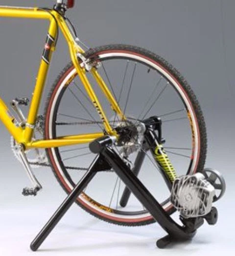 Entrenador de bicicleta de interior CYCLEOPS FLUID 2 con bloque elevador Foto 2 de 4