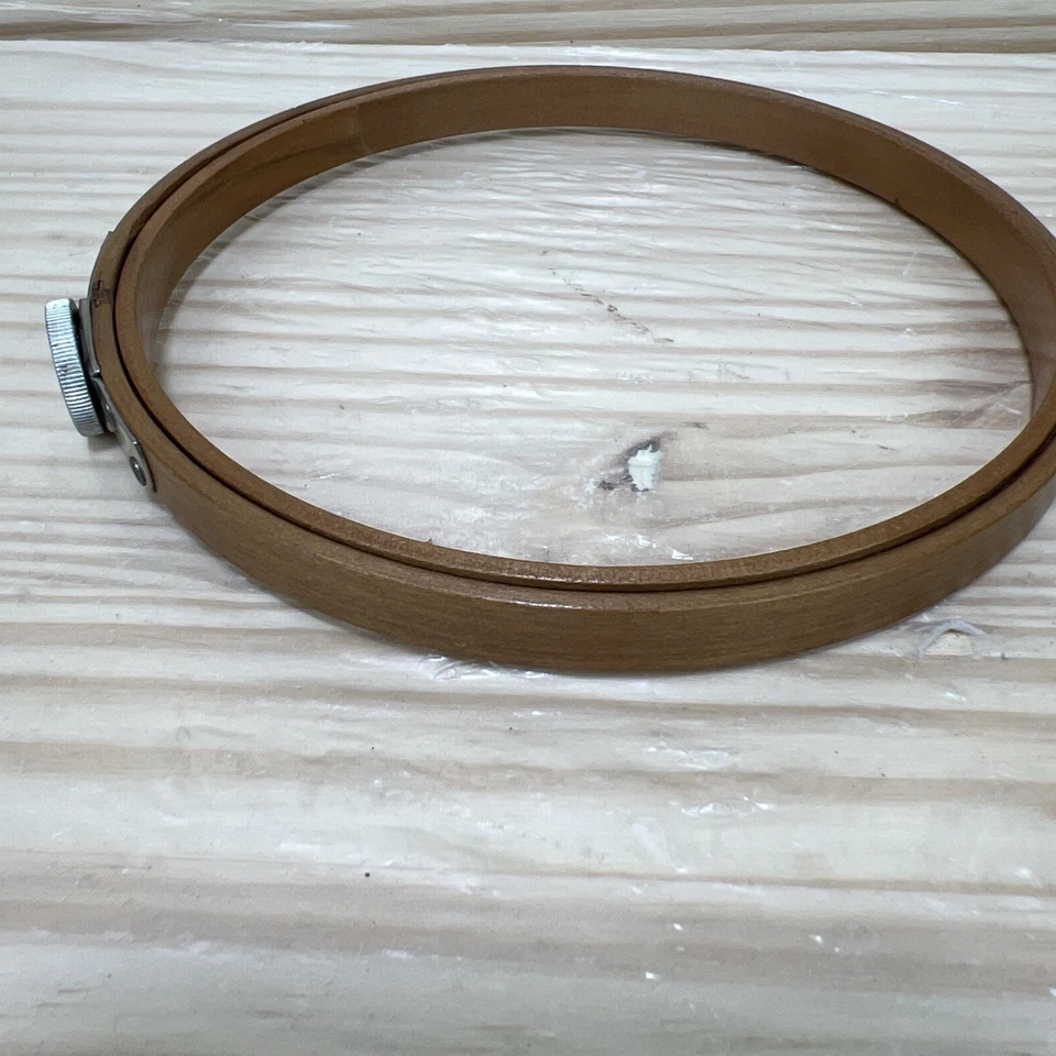 Vintage 6" Queen Wood Embroidery Hoop Tension Wheel Dial Felt Lined USA - Image 3 of 4