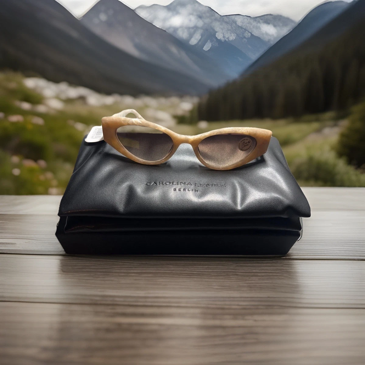 Carolina Lemke Gold Round Sunglasses with Box, Case, and Cloth Women main image 4