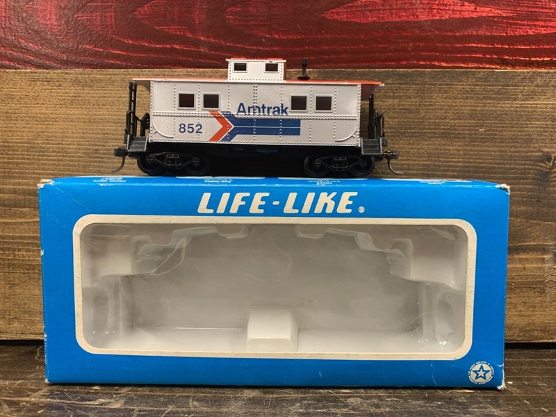 Life-Like HO Gauge Amtrak Caboose & ORIGINAL BOX