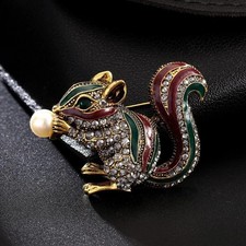 Luxury Vintage Gold Tone Squirrel Brooch Animal Pin Fall Autumn Jewelry Gift