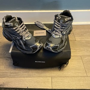 Selling a pair of balenciaga runner sneaker size 10/42 brand new without box Balenciaga Race Runners Sneakers for Men for Sale | Shop  main image 4