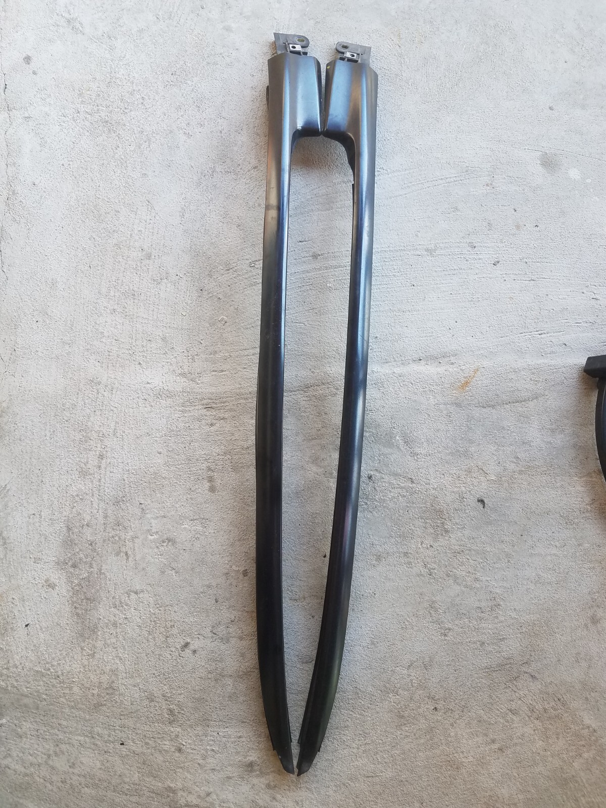 2002-2006 Honda CR-V CRV windshield outer A pillar trim moulding PAIR R-H LH 