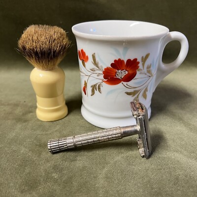 Vtg Shaving Mug Floral Pattern w/Pure Badger Brush/Gillette Dbl Edge Regus Razor