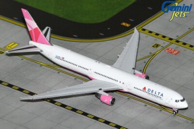 GeminiJets Boeing 767-400ER Delta ''Evelyn H. Lauder'' breast cancer N845MH 1:400 
