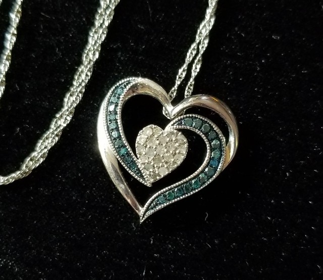 Kay Jewelers sterling silver Blue white Diamond heart cluster pendant