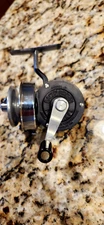 VINTAGE AIREX BACHE BROWN MASTEREEL MODEL #2  Beautiful reel. Shows wonderful!