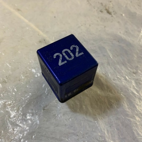 VW Passat 3B Relais Kraftstoffpumpe Benzinpumpe 8A0951253