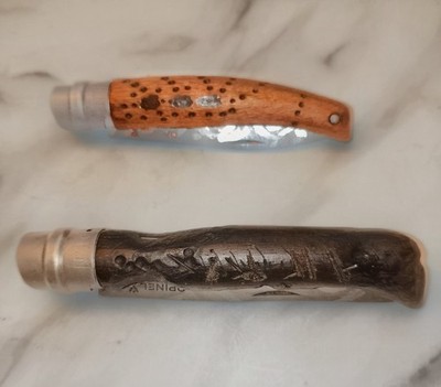 zwei veränderte Opinel Taschenmesser, Nr. 8 (Gartentaschenmesser), Nr. 10