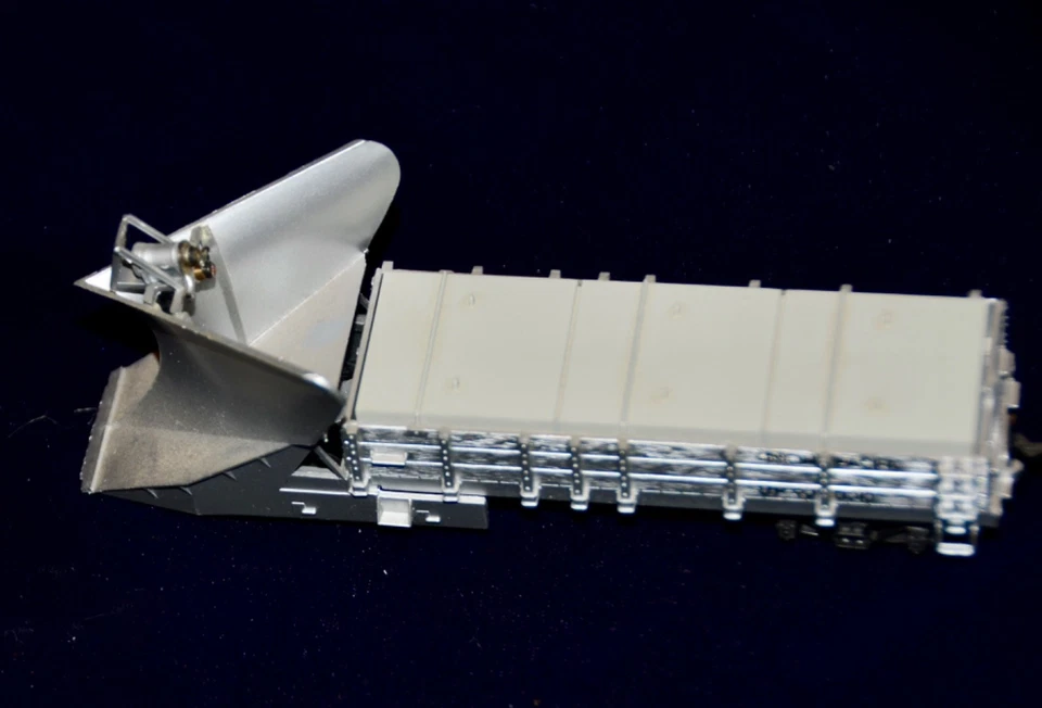 HO Rivarossi Union Pacific Snow Plow 2290 w/light kit - Image 3 of 4