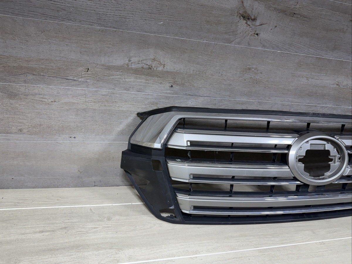 2016-2020 TOYOTA LAND CRUISER GRILLE OEM FRONT UPPER RADIATOR 