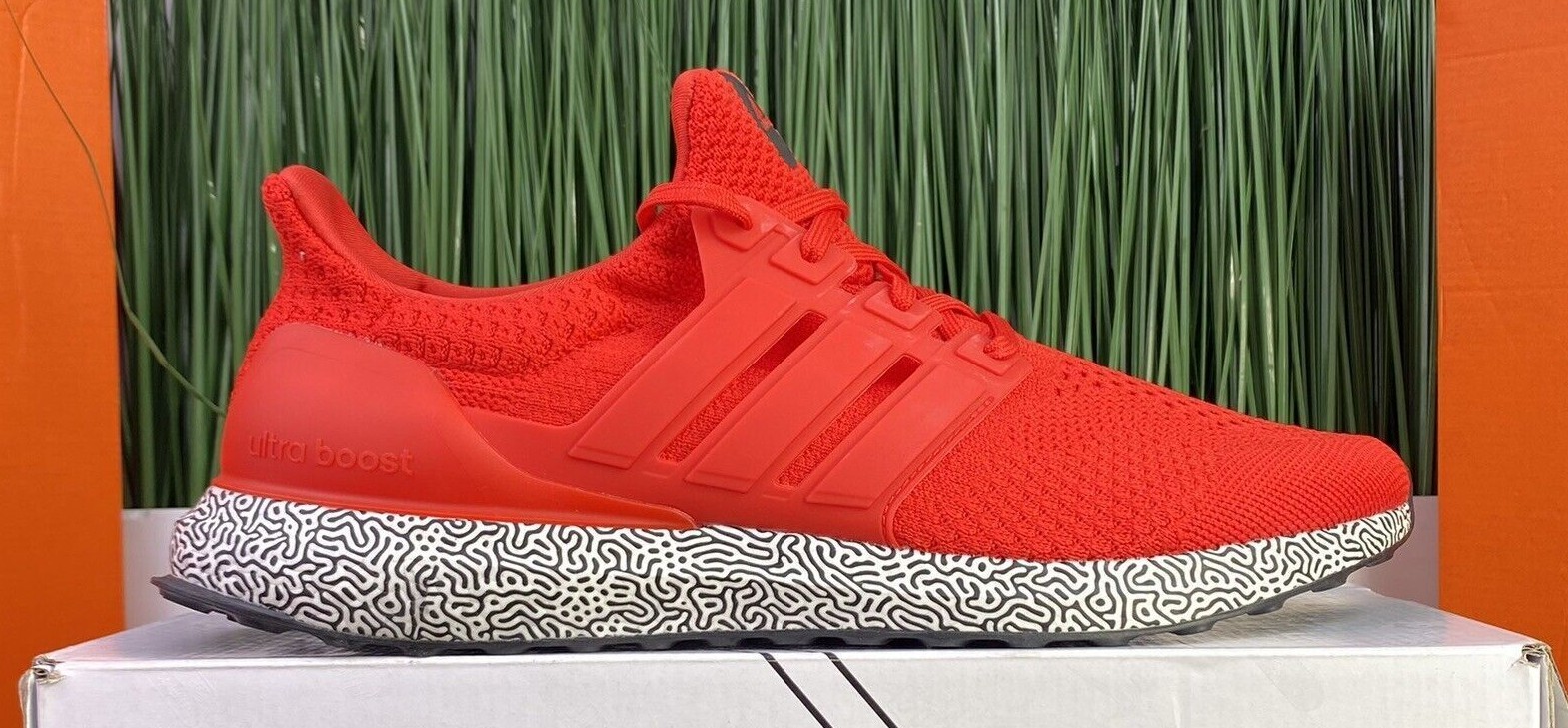 NWT Adidas Ultra boost DNA Red White Black Mens Running Shoes GV8712