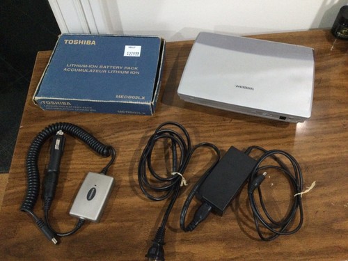 Tashiba Portable DVD Player SD-P2000 Comes with NEW Extra Battery - Picture 4 of 6