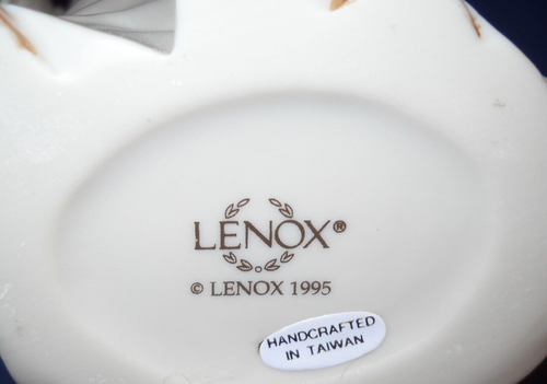 Lenox Classic Nativity - Townspeople Of Bethlehem - Man with Fish Mint Condition - Picture 6 of 6