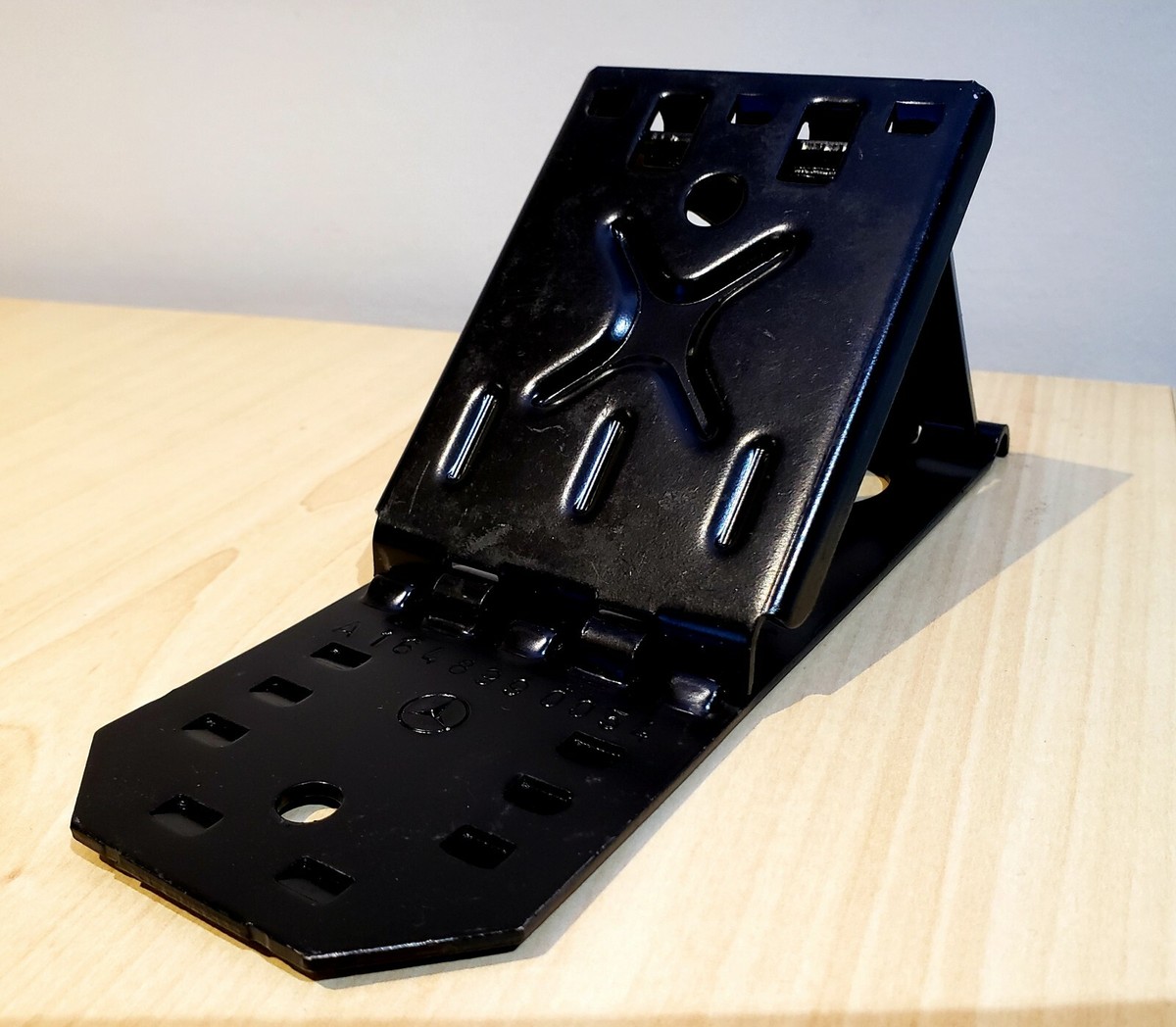 Mercedes ML GL W164 X164 Wheel Chock A1648990054 | eBay 