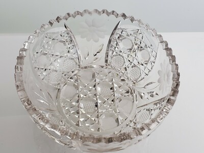 pink glass sawtoothed edge bowl daisy etching