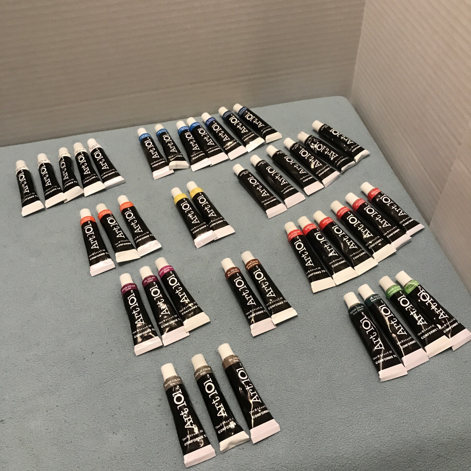 Art 101 Deluxe Artist Set Lot Acrylic, Oil & Water Paints 12ml. Read Details.