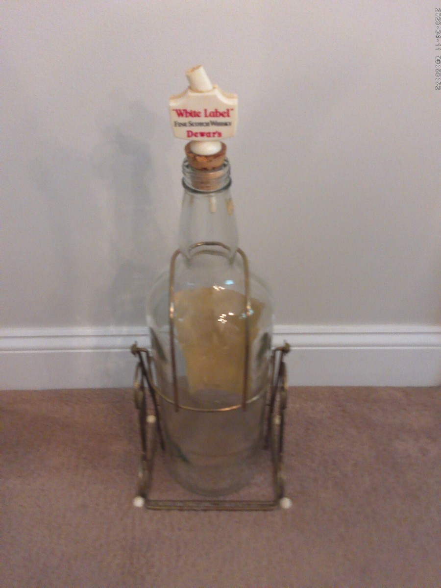 Dewar`s White Label 空瓶 VINTAGE WHITE LABEL DEWAR'S BLENDED SCOTCH WHISKEY 1 GALLON