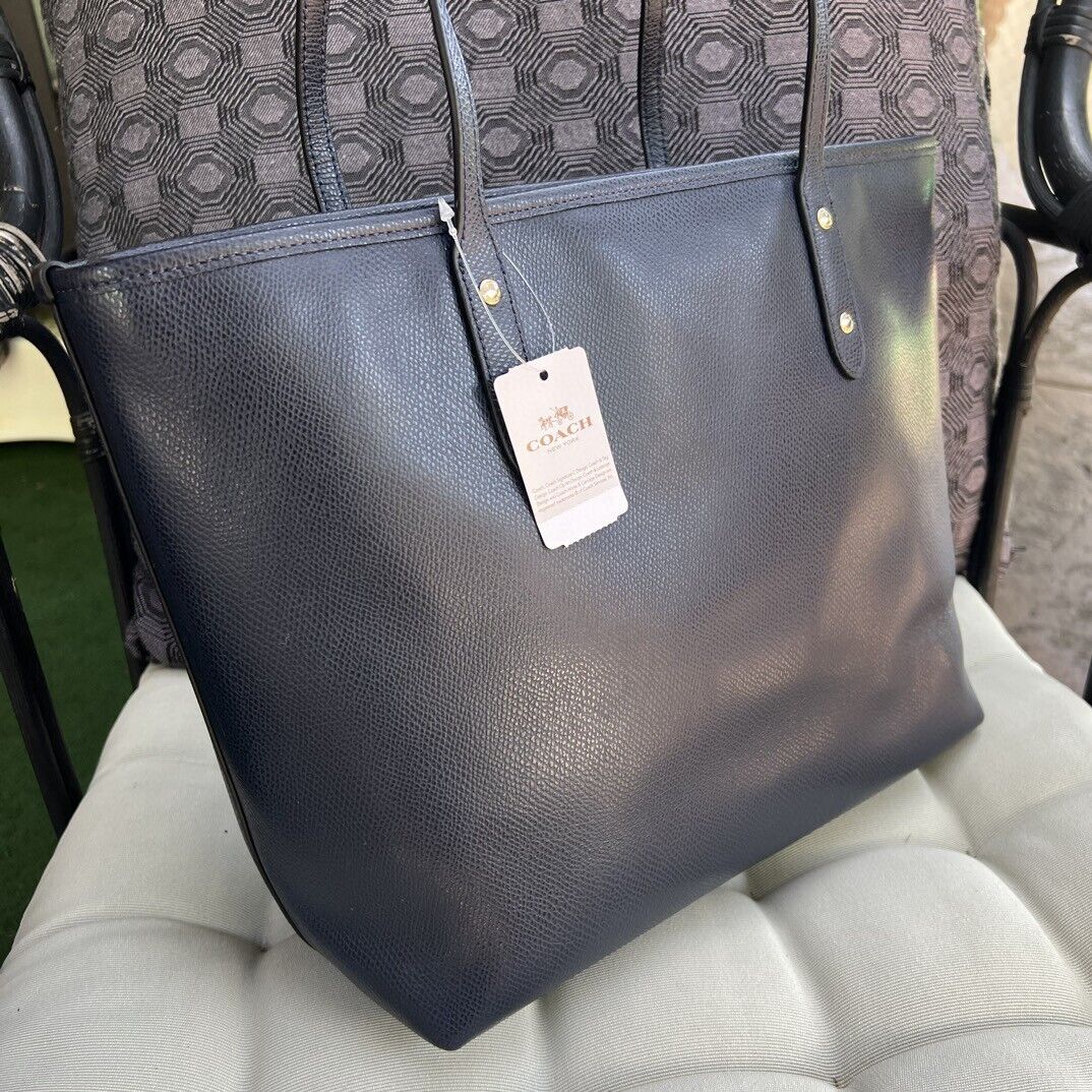 NWT COACH F36875 CITY ZIP TOTE IN CROSSGRAIN LEATHER NWT COACH F36875 CITY ZIP TOTE IN CROSSGRAIN LEATHER