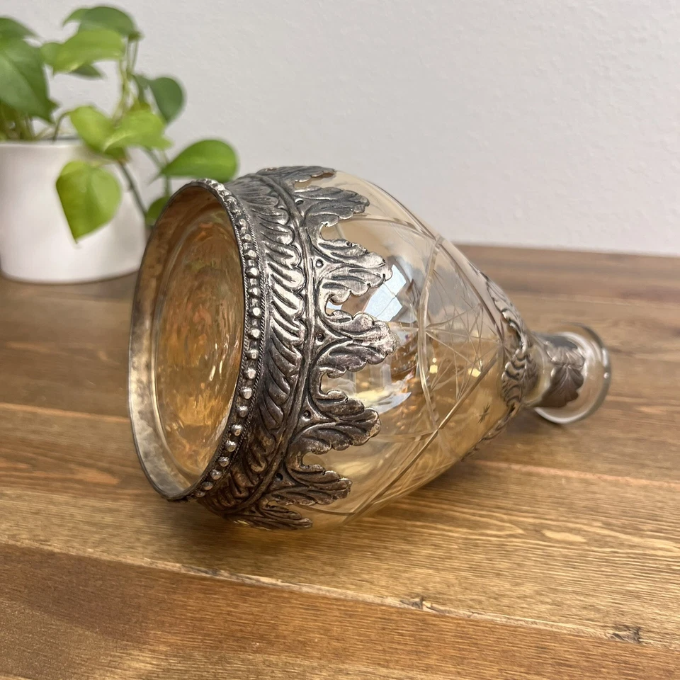 Decantador de vidrio transparente grabado Art Nouveau Deco con superposición de plata ornamentada de 10" sin tapón Foto 2 de 4