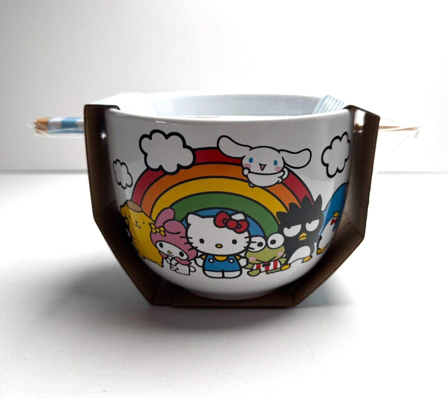 Cuenco de ramen de cerámica Hello Kitty and Friends 20 oz y palillos arco iris a juego