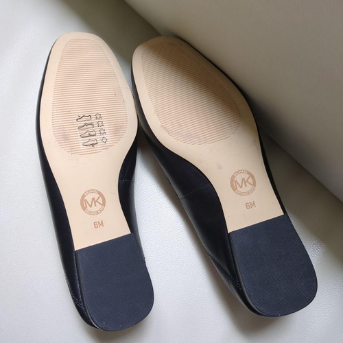 Mocasines Michael Kors de cuero negro para mujer US6 / 23 cm casi nuevos - Imagen 4 de 6