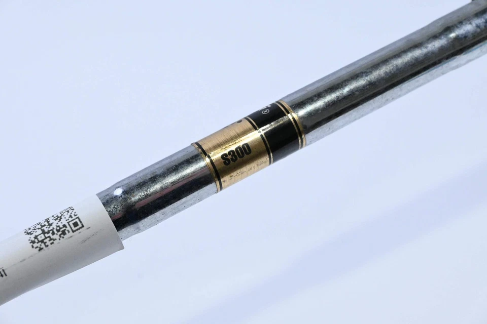 Titleist DCI Black #1 Iron / 16 Degree / Stiff Flex Dynamic Gold S300 Shaft - Image 4 of 4