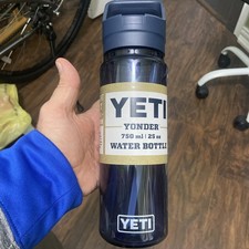 Yeti Yonder 1 L 25oz Navy Blue BPA-Free Water Bottle New