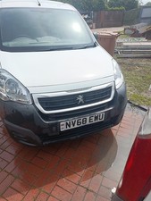Peugeot Partner Van 5 Seats