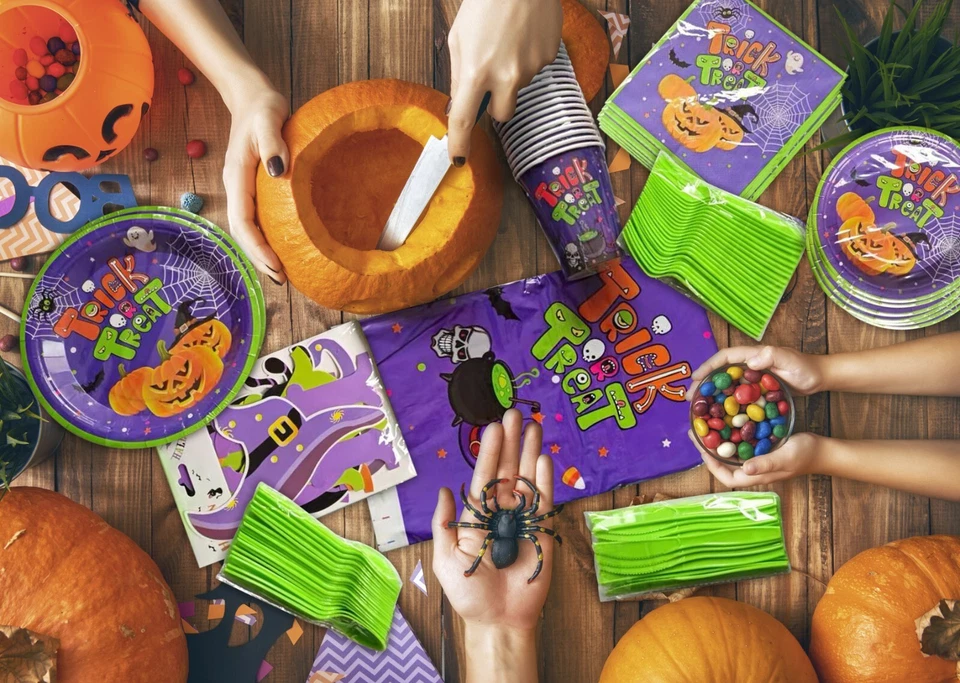 GAMI UNLIMITED Trick or Treat Halloween Party Set - 24 Pcs Tableware Set - Image 4 of 4