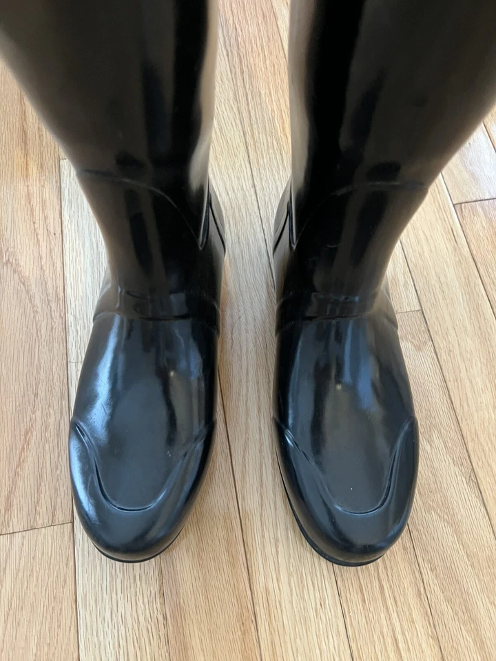Hunter Tall Gloss Rain Boot for Women, Size US 10- Black - Image 2 of 4