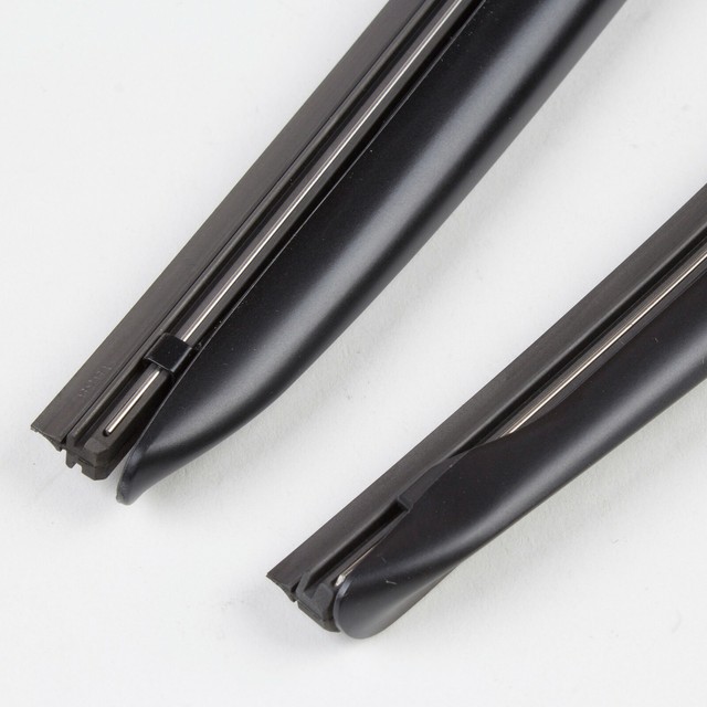 Genuine OEM Hyundai Windshield Wiper Blades Set 98350 3S300 & 98360