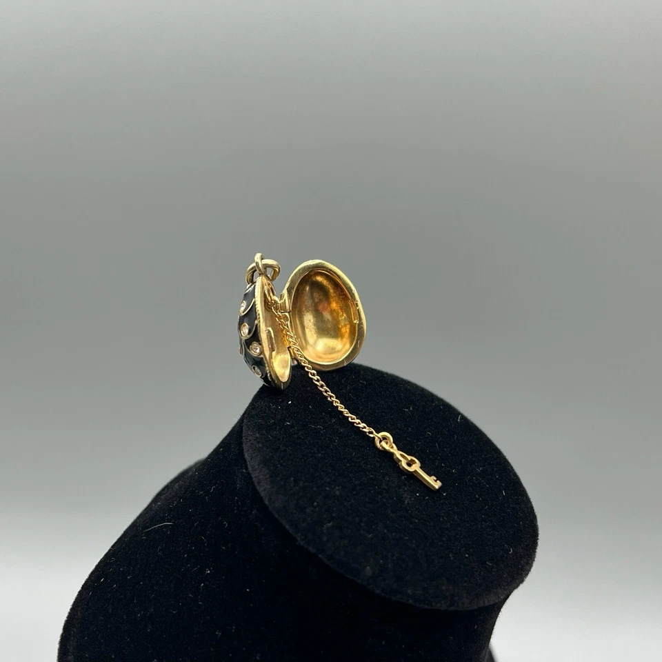 Soviet Silver Gold Plated Enamel Locket Egg Pendant with Key - Image 3 of 4