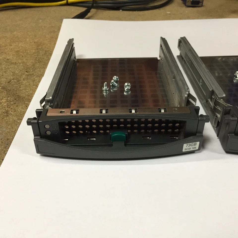 2 x Fujitsu HDD Caddy Rahmen 3,5 Primergy TX150 TX200 TX300 S2 S3 S4 S5 S6 S7 S8 - Bild 2 von 2