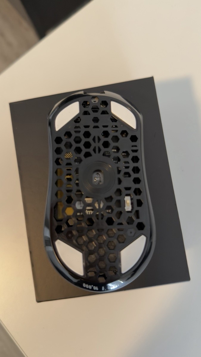 Finalmouse UltralightX, A Carbon Fiber Composite Mouse - PC Perspective